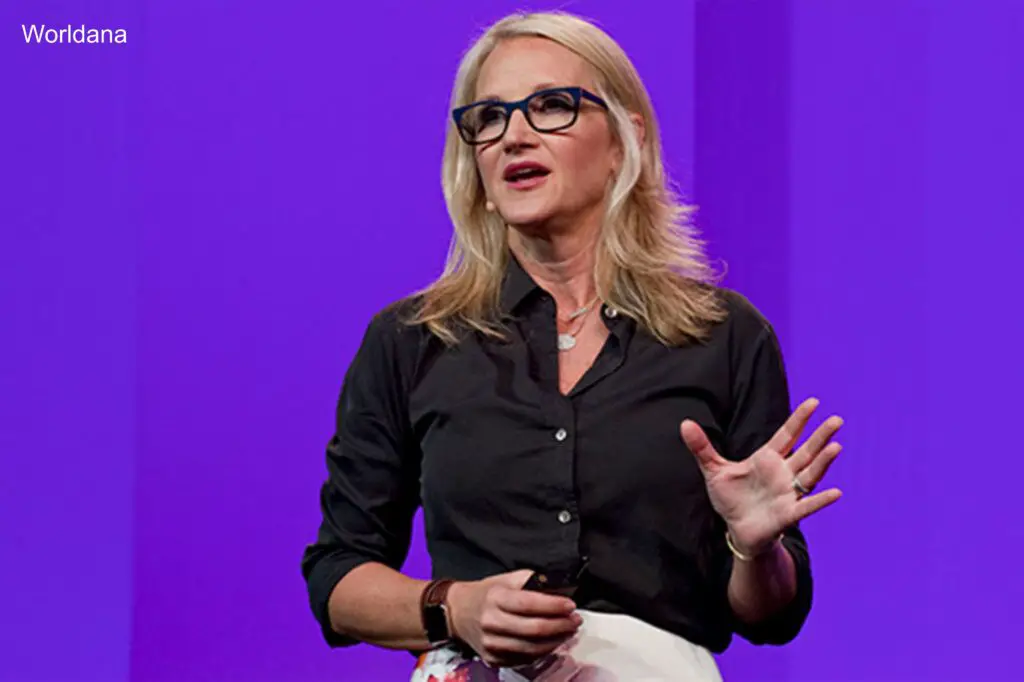 Mel Robbins speaking